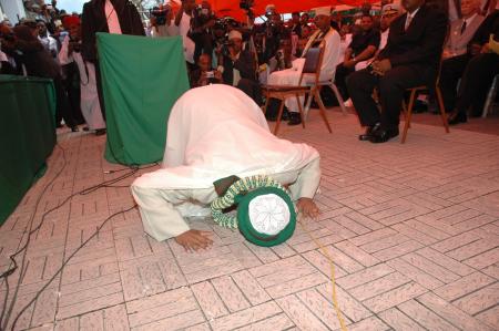 Sambi paralyse l'archipel